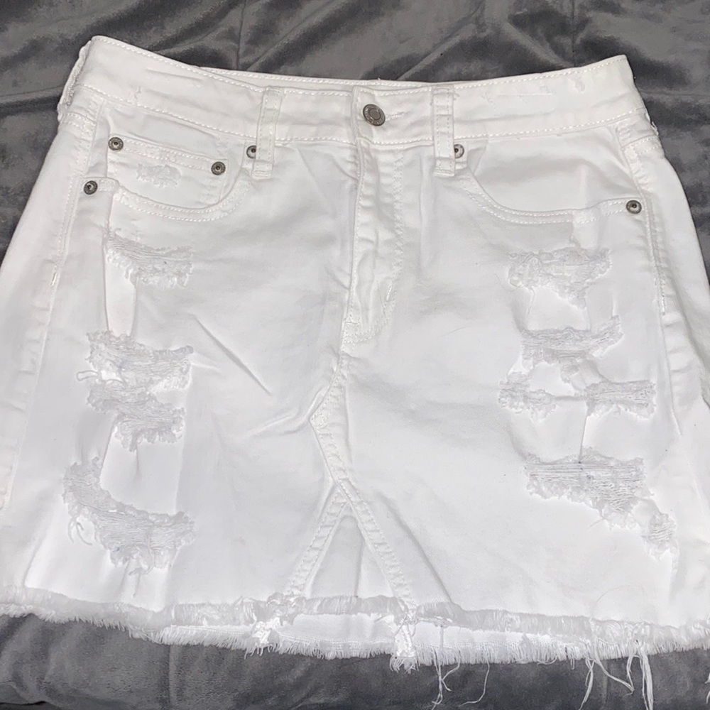 american eagle ripped white jean skirt size 6